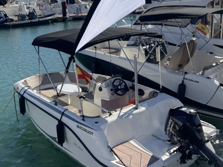 Motorboat rental with or without captain Quicksilver Sitges