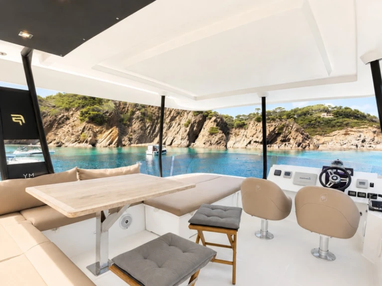 Motorboat for rent Cogolin at the best price