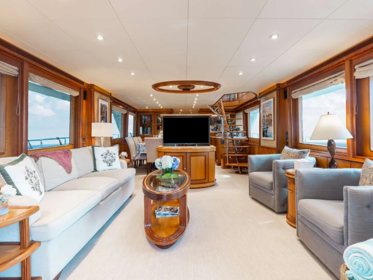 Luxury Yacht for rent Bahamas at the best price