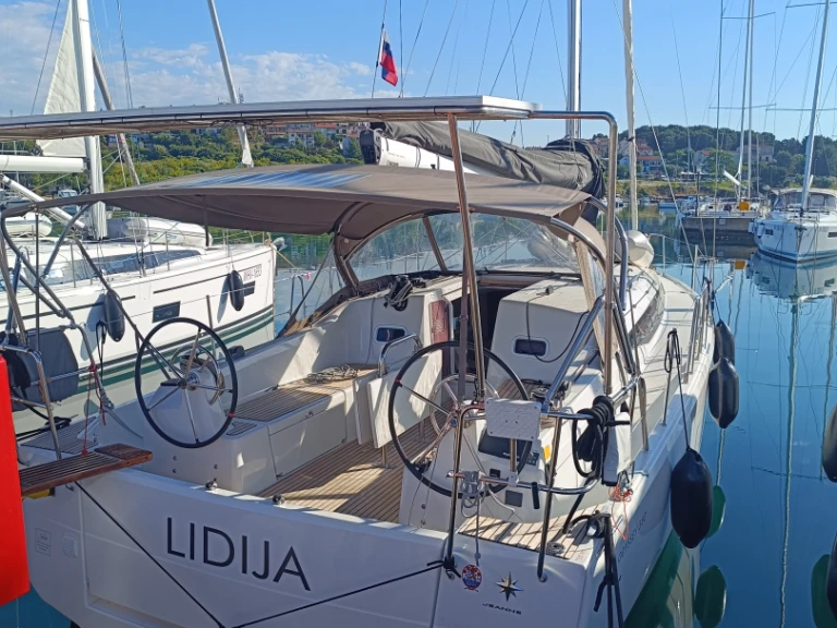 Yacht charter Pula cheap Sun Odyssey 380