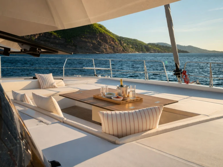 Luxury Yacht rental with or without captain Bali Frenchman's Cay
