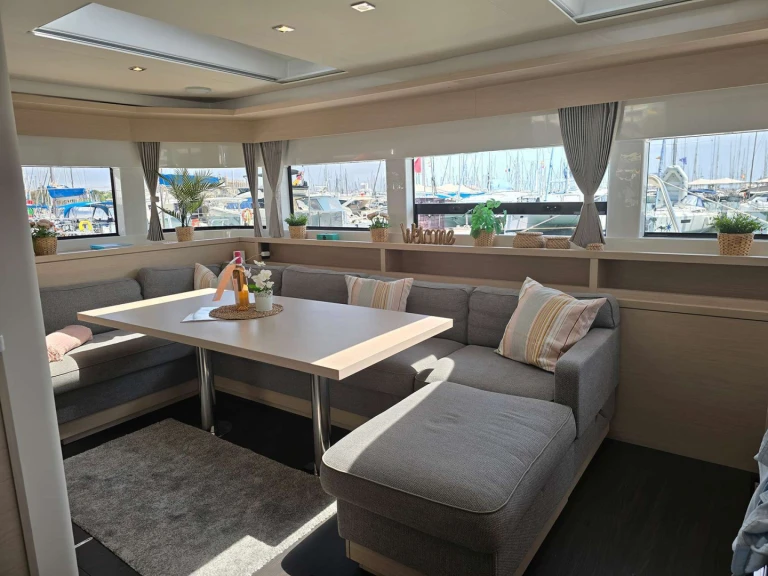 Boat rental Lagoon TRIWING CARIDA - Caribbean in Road Town on Samboat