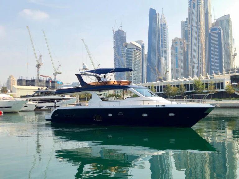 Custom Made custom in Dubai Marina on SamBoat