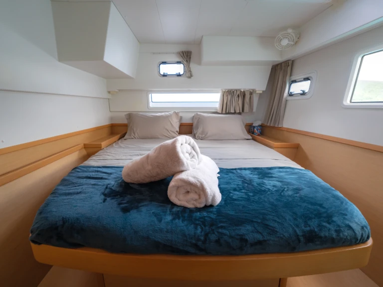 Rent a Lagoon Lagoon 42 Calliaqua