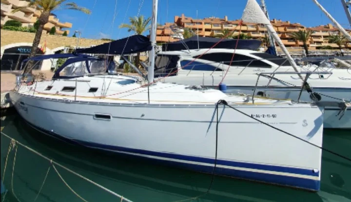 Sailboat rental with or without captain Bénéteau Puerto Sotogrande