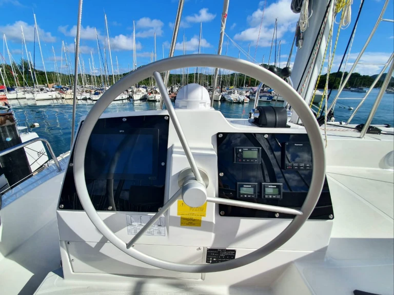 Boat rental BALI 4.6 5 CABINES NUM 5 BALI 4.6 5 CABINES NUM 5 in Le Marin on Samboat