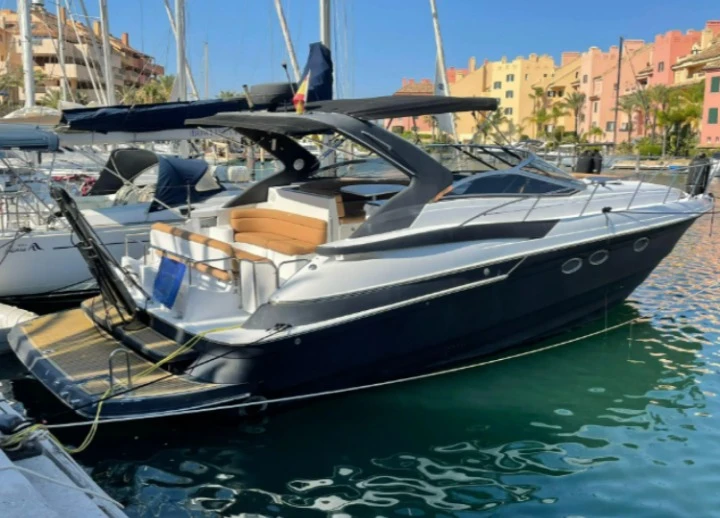 Motorboat for rent Puerto Sotogrande at the best price
