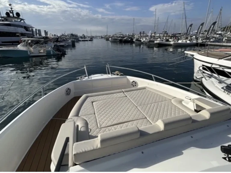 Parker Parker sorrento 100 in Naples on SamBoat