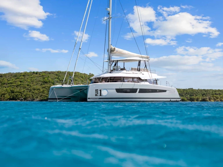 Luxury Yacht rental in Saint Thomas Island - Fountaine Pajot PLUS 10