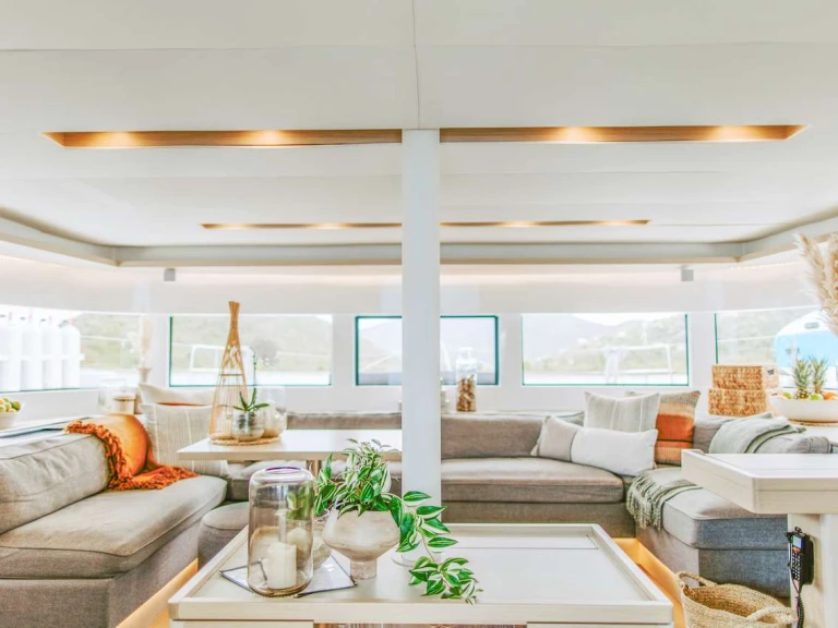 Bareboat Rental Luxury Yacht Lagoon with a boat licence