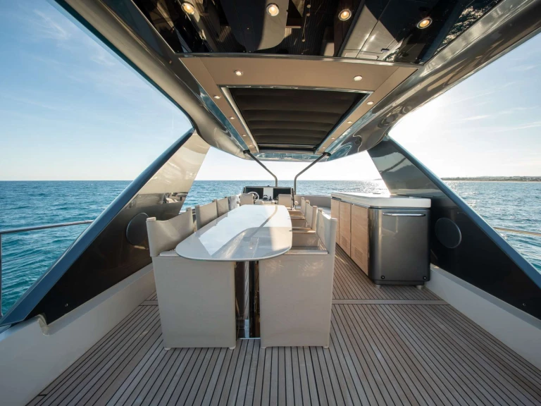 Prestige Yachts ENTHUSIAST in Naples on SamBoat