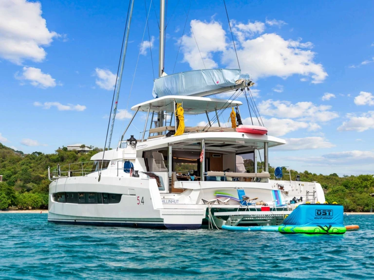 Luxury Yacht for rent Frenchman's Cay at the best price