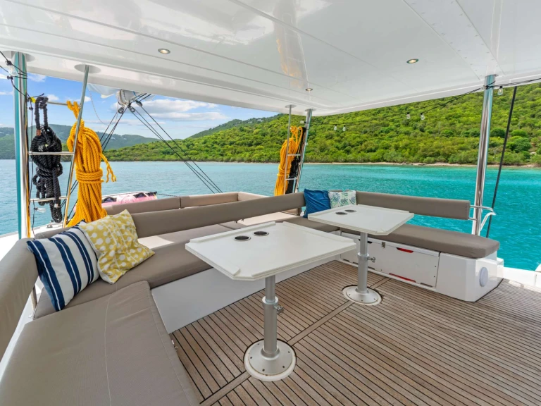 Rent a Bali CHILLIN' HUT Frenchman's Cay