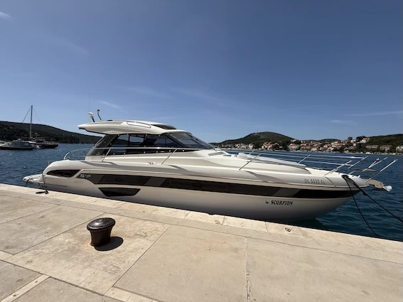 Boat rental Bavaria Bavaria S45 HT in Komolac on Samboat