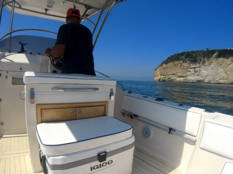 Motorboat for rent Naples at the best price