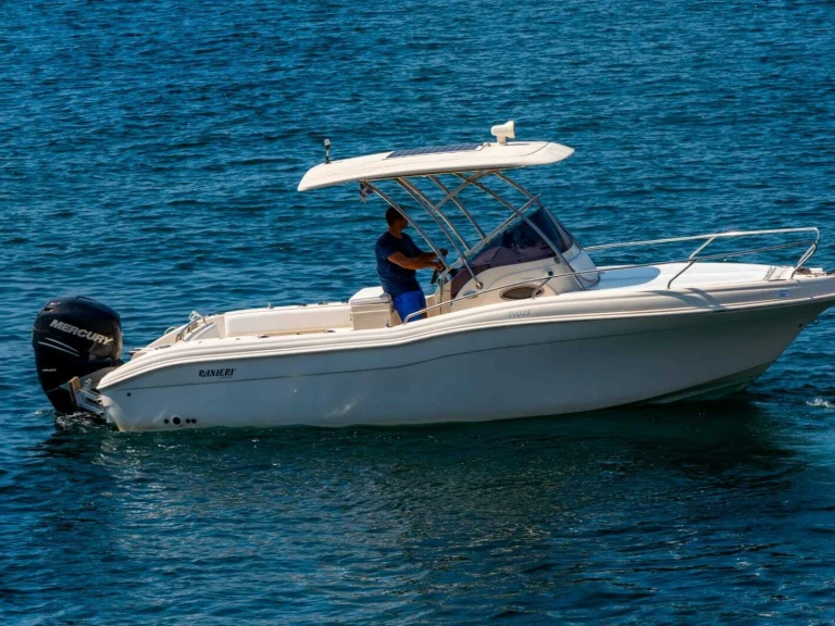Bareboat Rental Motorboat Ranieri with a boat licence