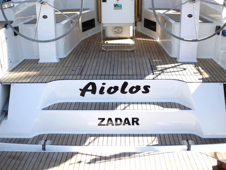 Sailboat rental in Pula - Bavaria Cruiser 45