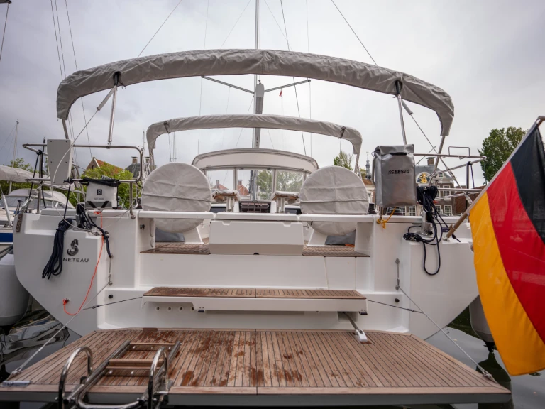 Bénéteau Oceanis 47 - 3 cab. charter bareboat or captained in  Trogir