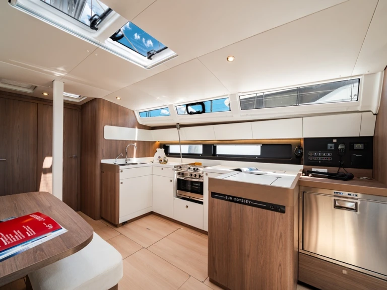 Boat rental Jeanneau Sun Odyssey 455 in Rhodes (City) on Samboat