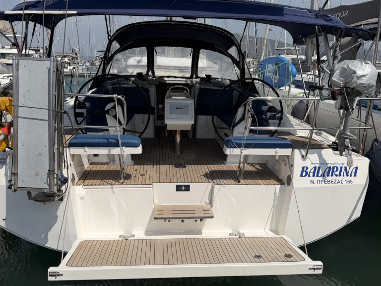 Sailboat rental in Lefkáda - Bavaria Bavaria C42
