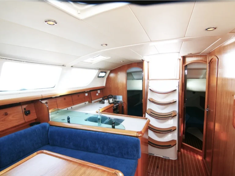 Sailboat rental in Oban - Jeanneau Sun Odyssey 43 DS