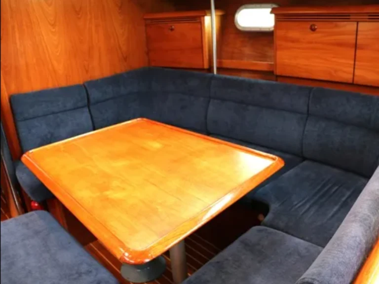 Sailboat for rent Oban at the best price