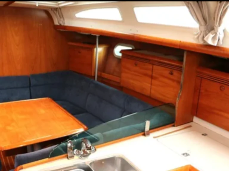 Jeanneau Sun Odyssey 43 in Oban on SamBoat