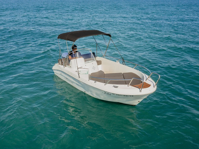 Bareboat Rental Motorboat Ocean Master with a boat licence