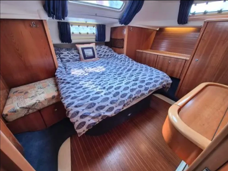 Bareboat Rental Sailboat Moody with a boat licence