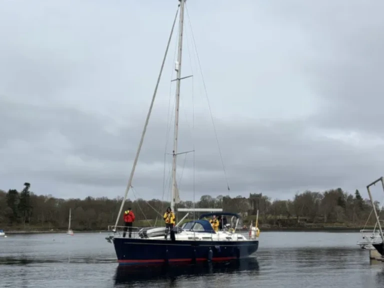 Yacht charter Oban cheap Moody 40