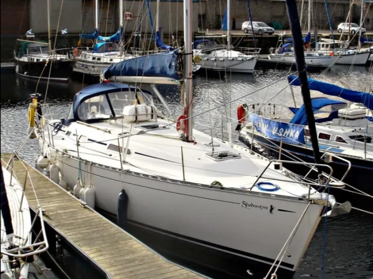 Sailboat rental in Oban - Dufour Dufour 36 Classic