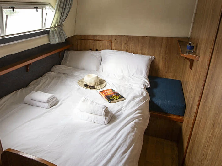 Boat rental Le Boat Crusader in Migennes on Samboat
