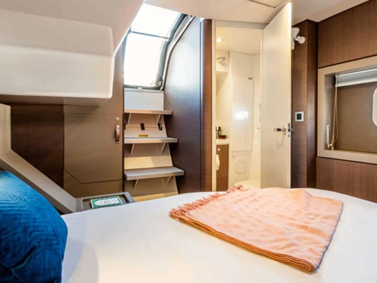 Yacht charter Procida cheap Bali 4.6