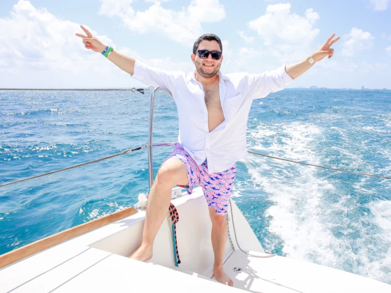 Boat rental Custom Made custom in Cancún on Samboat