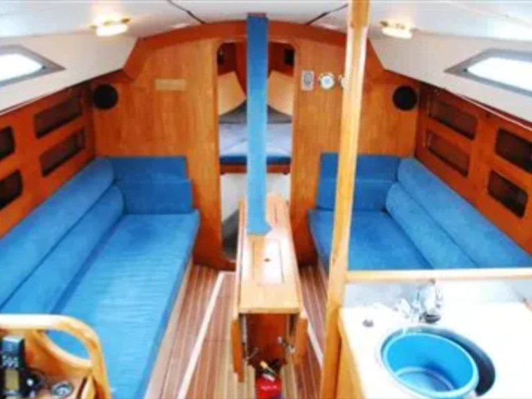 Sailboat for rent Oban at the best price