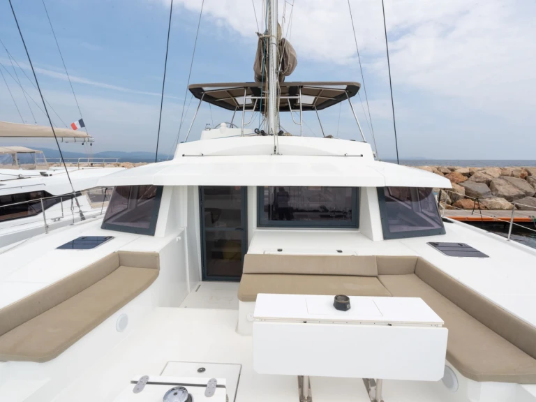 Yacht charter Cogolin cheap Bali 5.4 - 6 cab.