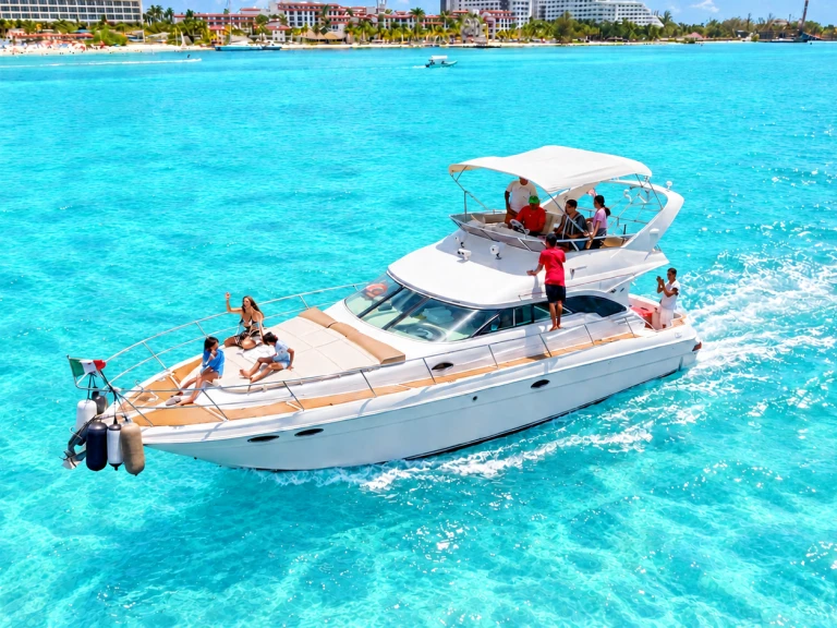 Motorboat rental in Cancún - Custom Made custom