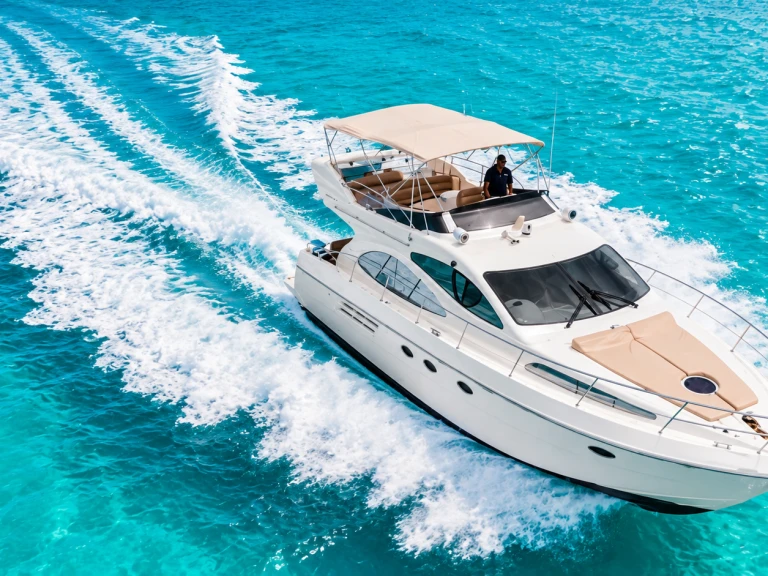 Yacht charter Cancún cheap custom