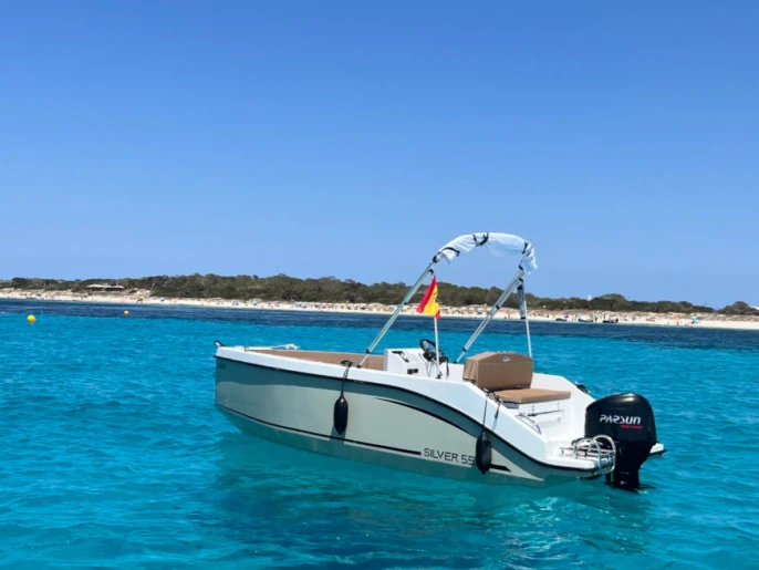 Motorboat rental in Club Nàutic Ca'n Picafort - Silent Yachts 555