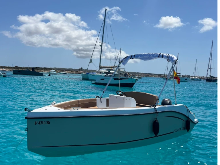 Motorboat rental with or without captain Silent Yachts Club Nàutic Ca'n Picafort