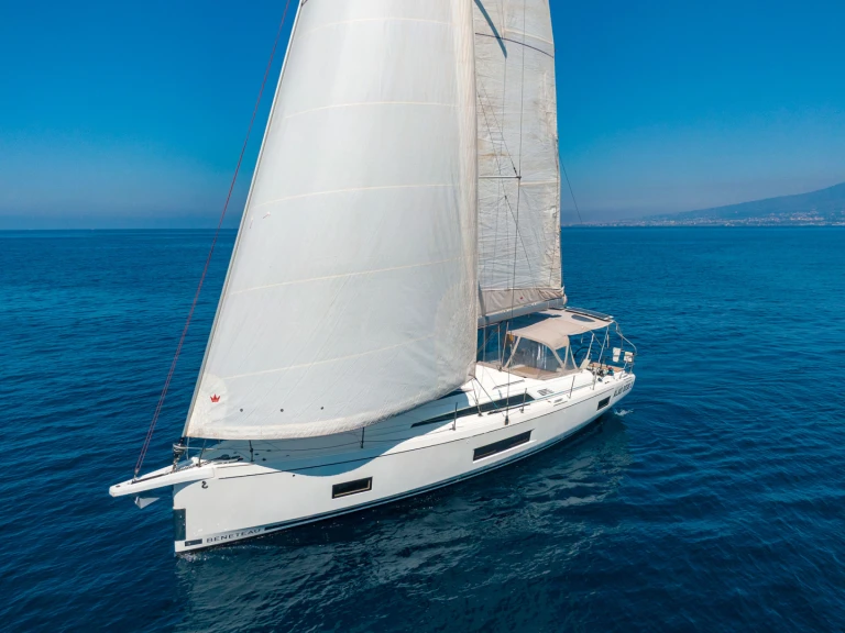 Sailboat for rent Olbia at the best price