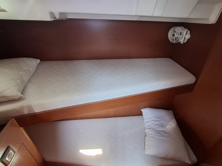 Bénéteau Beneteau Oceanis 51.1 in Lefkáda on SamBoat
