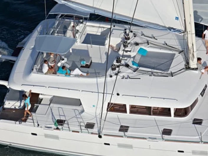 Catamaran rental with or without captain Lagoon Port de Hyères (St Pierre)
