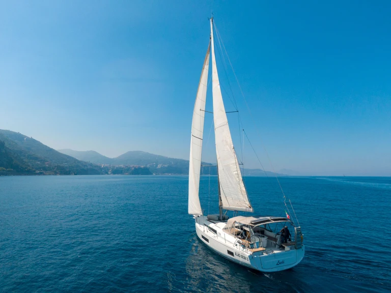 Rent a Bénéteau Oceanis 46.1 Olbia