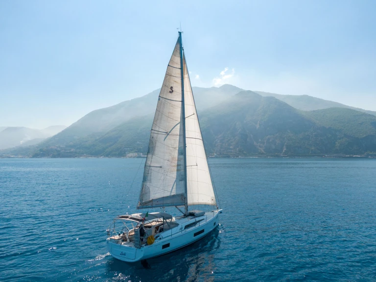Sailboat rental in Olbia - Bénéteau Oceanis 46.1