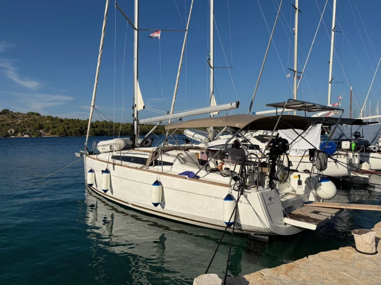Sailboat rental in Split - Jeanneau Sun Odyssey 349