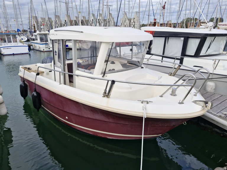 Motorboat rental in Dunkerque - Jeanneau Merry Fisher 6 Marlin