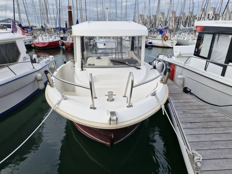 Boat rental Jeanneau Merry Fisher 6 Marlin in Dunkerque on Samboat