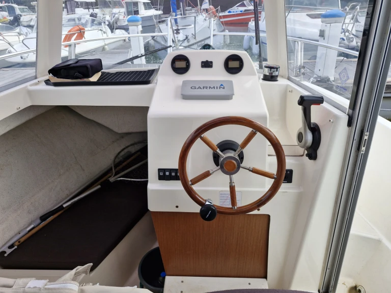 Motorboat rental with or without captain Jeanneau Dunkerque