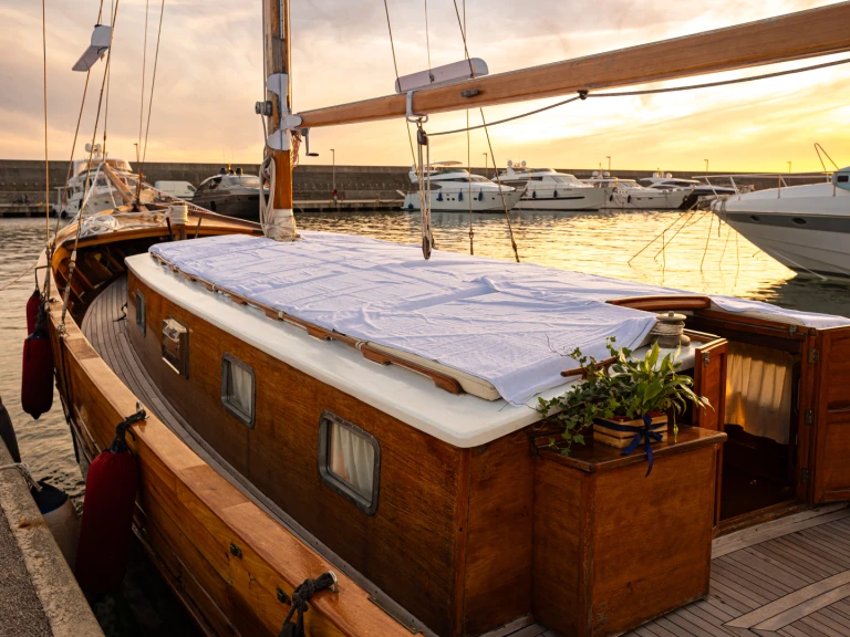 Bareboat Rental Motorboat SIMEONI with a boat licence